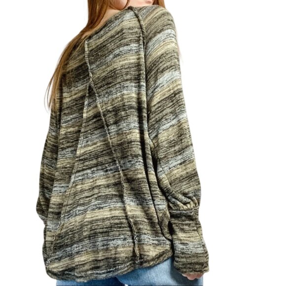 Free People loose fitting pullover ptp 23.5" *GUC - Picture 2 of 14